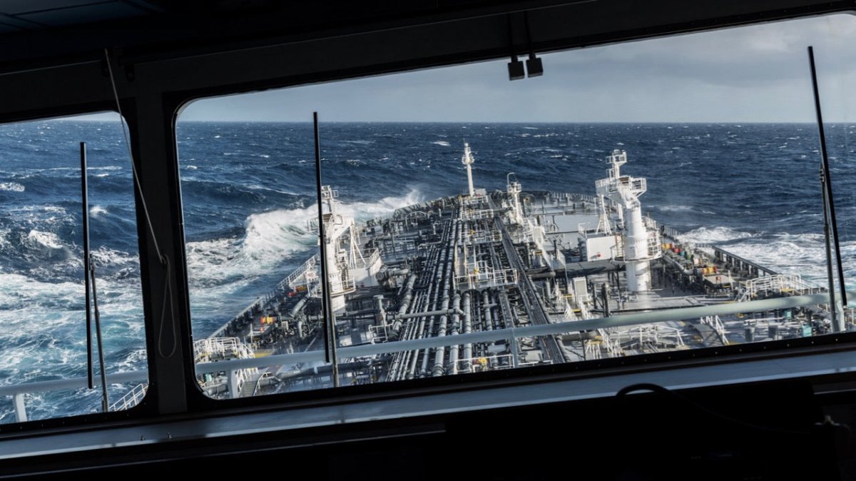 Brecher erschlägt zwei Seeleute auf großem Tanker vor Kap Horn - Ankerherz Verlag