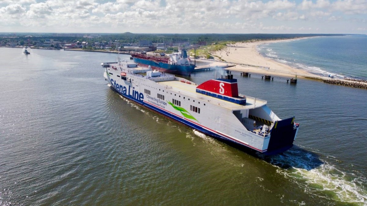 Fähre Stena Scandica erreicht nach Feuer sicher Hafen in Schweden - Ankerherz Verlag