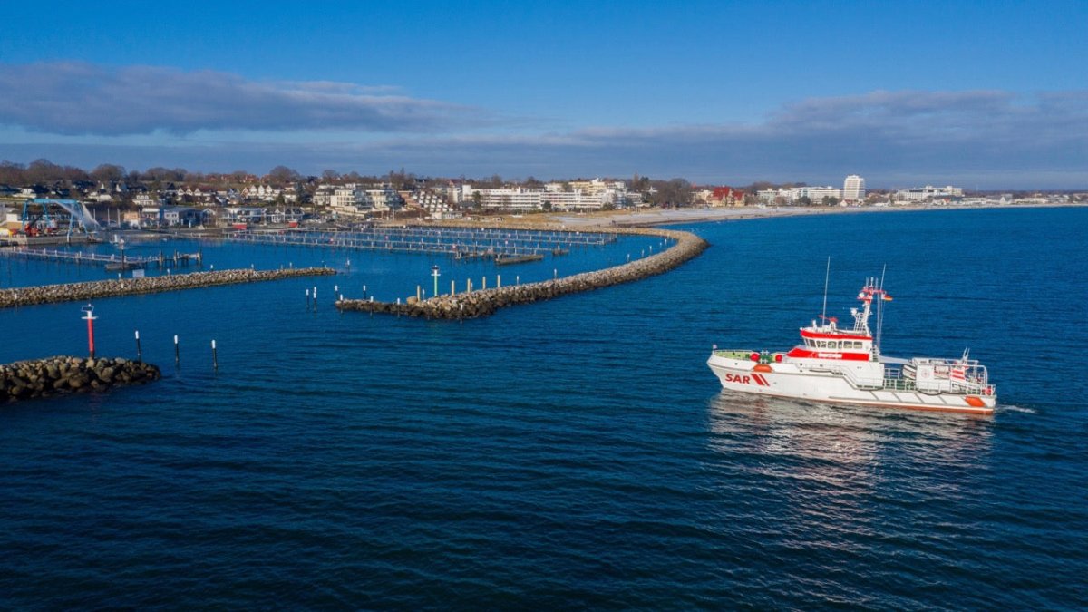 Grömitz: Sechsköpfige Familie auf der Ostsee aus Seenot gerettet - Ankerherz Verlag