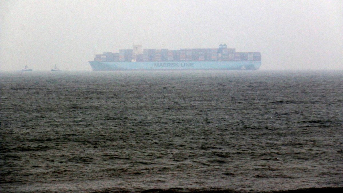 Kraftprotz soll Mumbai Maersk vor Wangerooge freischleppen - Ankerherz Verlag