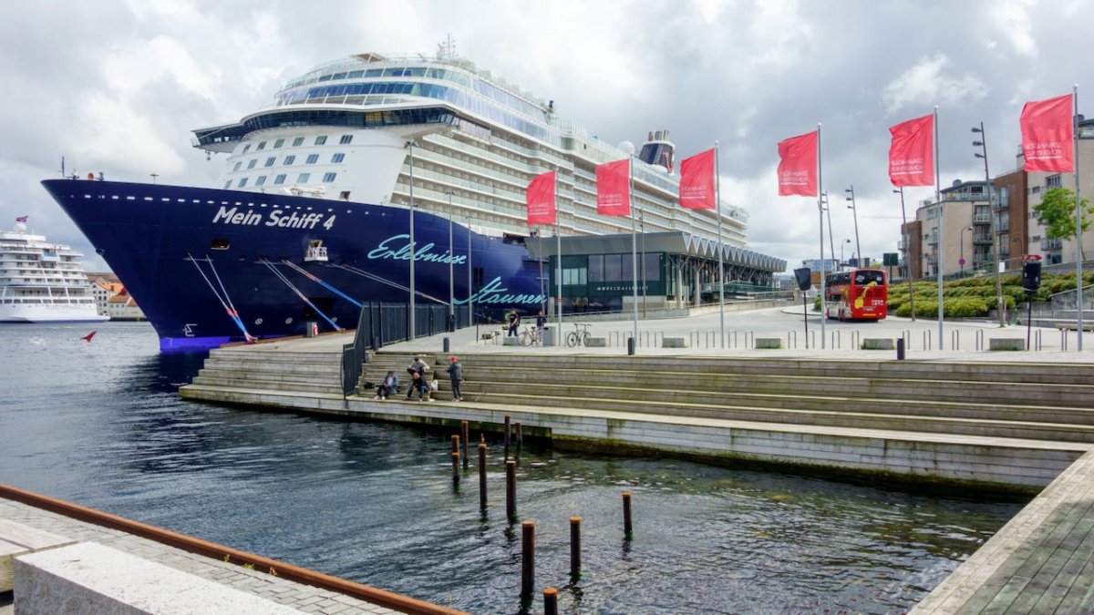Mein Schiff 4 kreuzt durch Sperrgebiet – Polizei ermittelt - Ankerherz Verlag