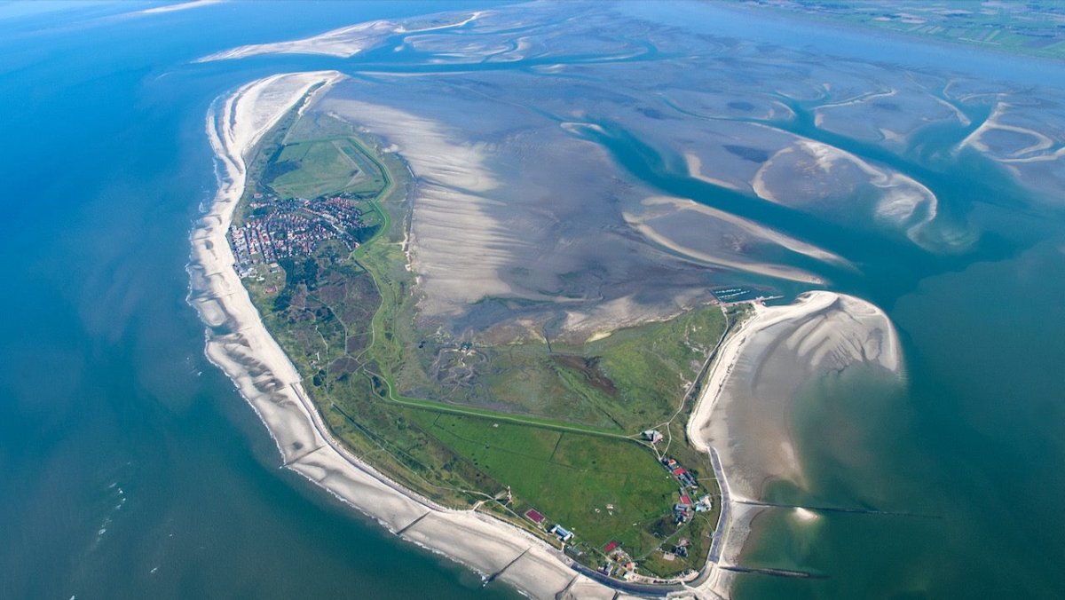 Wangerooge: Kompressor löst Feuer auf Inselflugplatz aus - Ankerherz Verlag