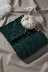 Aran Patchwork-Decke Merino Grün, gefertigt in Irland