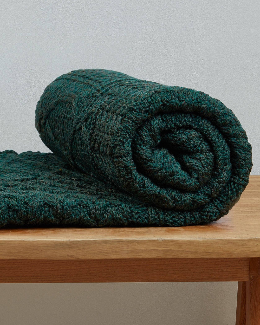 Grüne Aran Patchwork-Decke aus Merinowolle, 102 × 152 cm